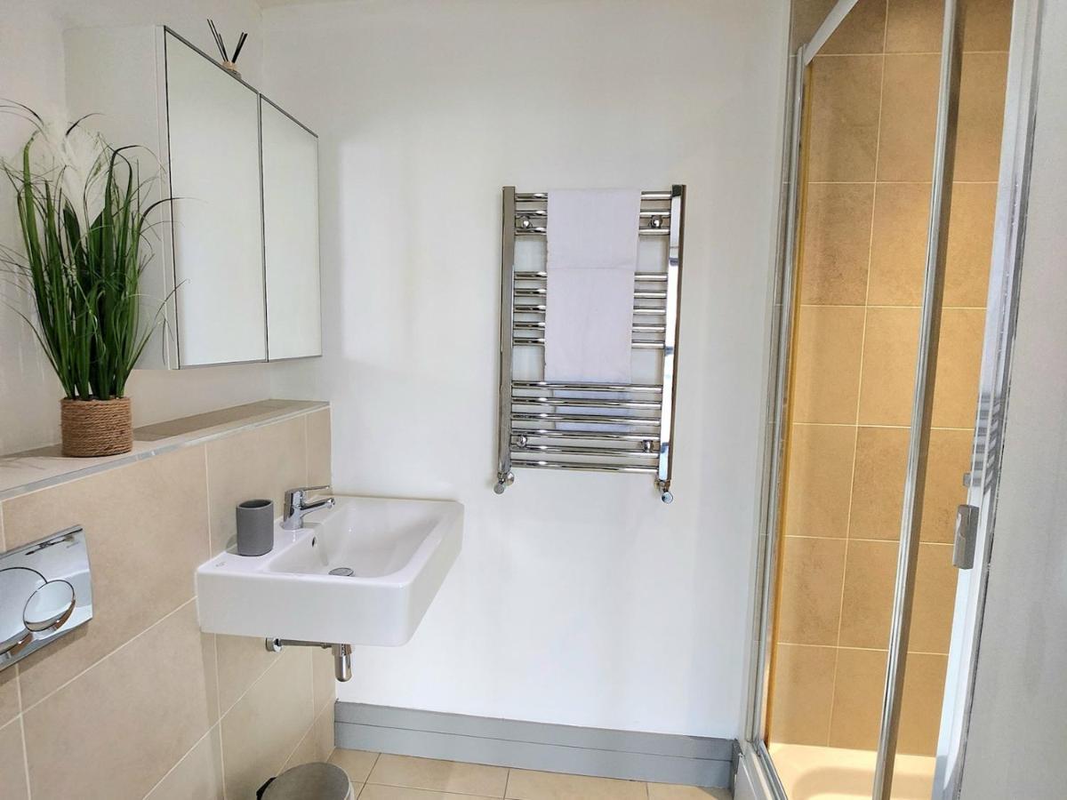 Apartament Pass The Keys Stunning Penthouse With Balcony Sunset Views Belfast Zewnętrze zdjęcie